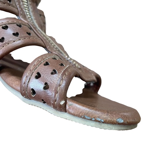 Michael Kors Gladiator Sandals Girls Size 13, Tan/Brown In colour - Picture 15 of 16